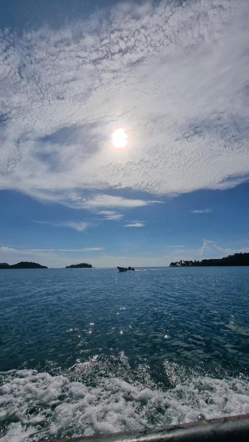 Paradise Island Beach Hotel Isla Grande Esterno foto