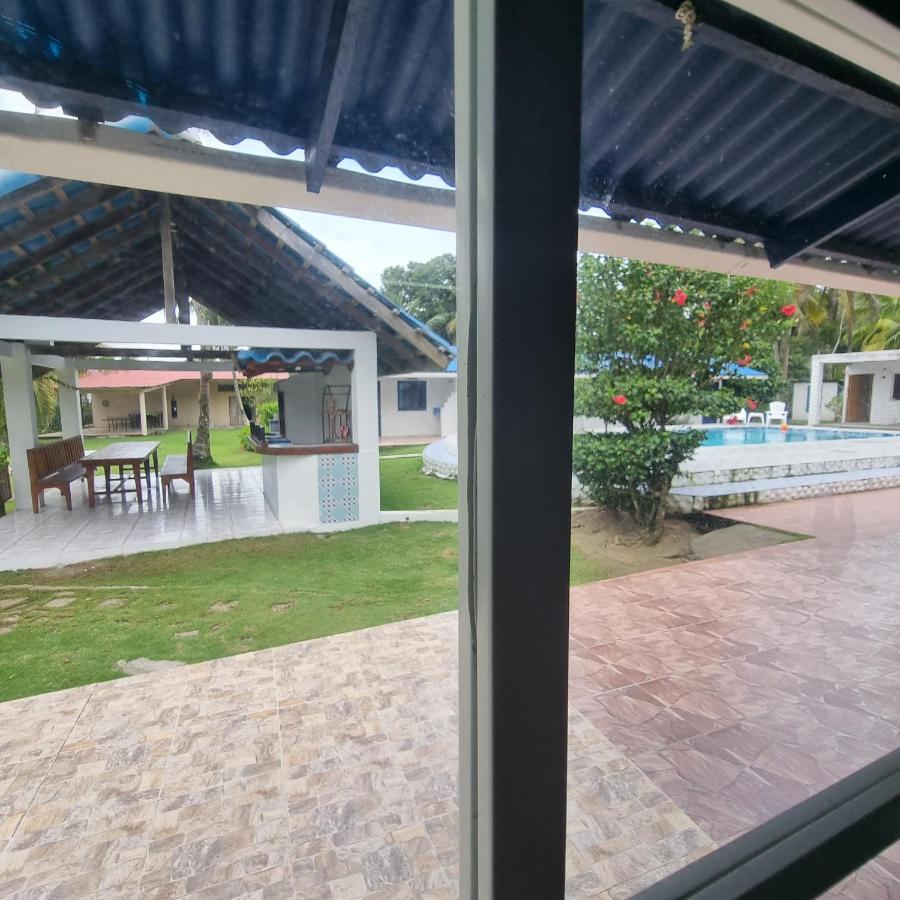 Paradise Island Beach Hotel Isla Grande Esterno foto