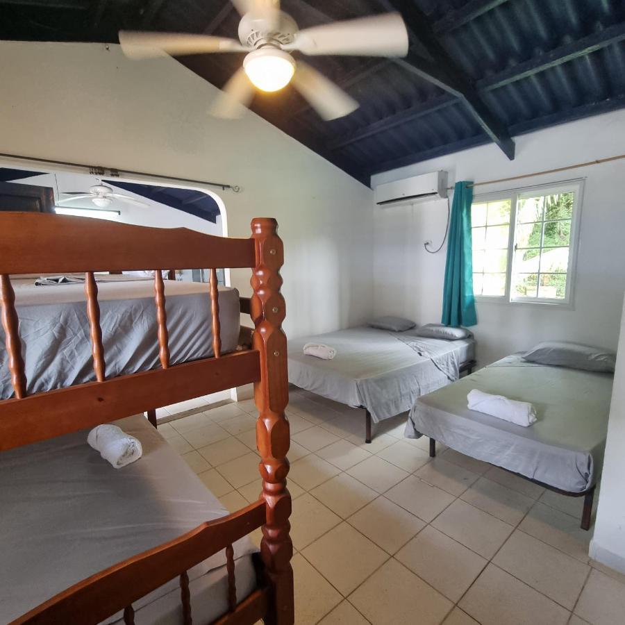 Paradise Island Beach Hotel Isla Grande Esterno foto